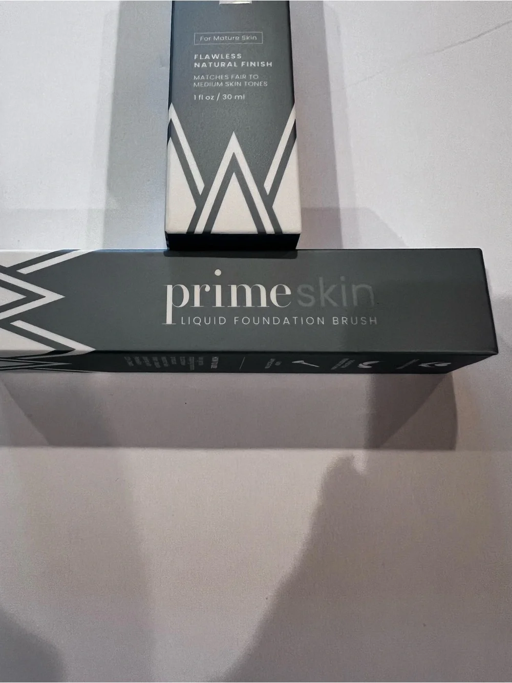 Prime Prometics Color Changing Foundation & Brush - Light - Med Coverage 1 fl oz